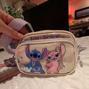 LILO & STITCH © DISNEY VINYL CROSSBODY BAG